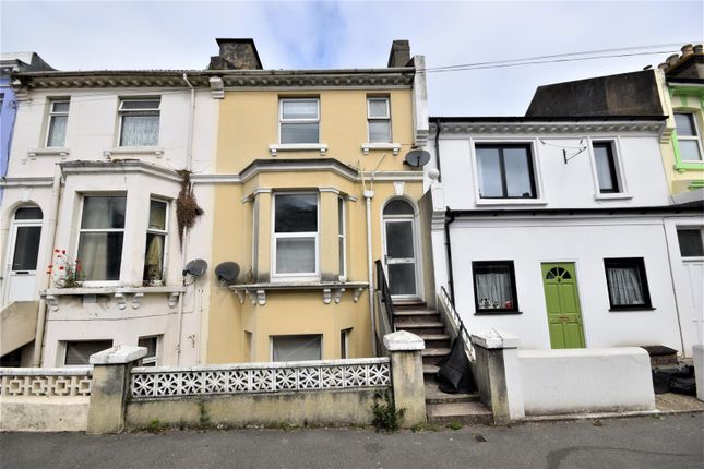 Flat to rent in St. Georges Road, Hastings