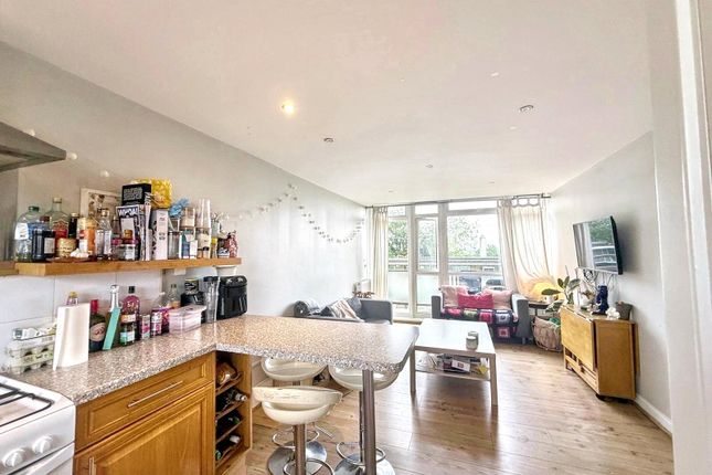 57, Winterfold Close, Southfields photo 4