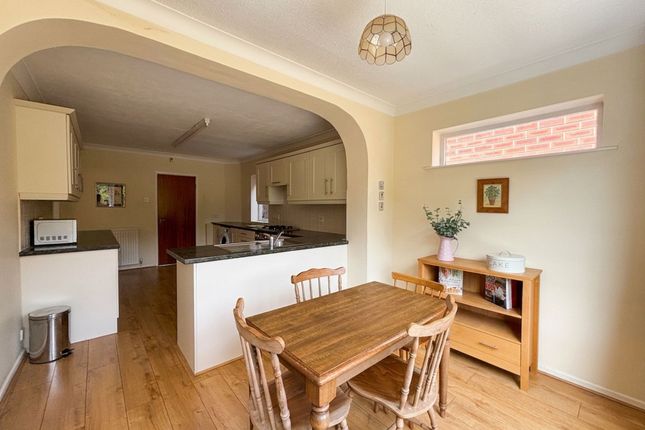 28 Ladybridge Avenue, Manchester photo 3