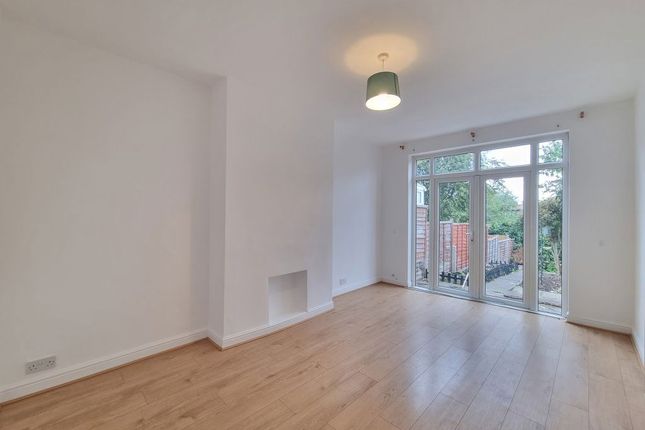 23, Asquith Boulevard, Leicester photo 5