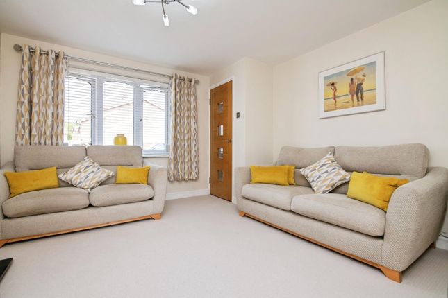 21, Balmoral View, Dudley photo 2
