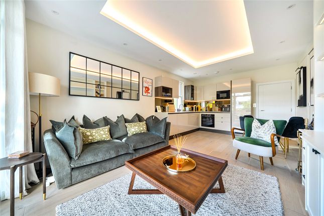 3 Lyons House, 1B, Oak Hill Road, Surbiton photo 4