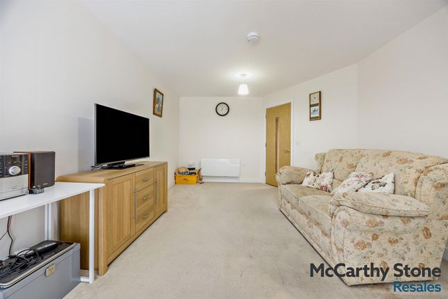 6 Turner Place, The Moors, Thatcham photo 4