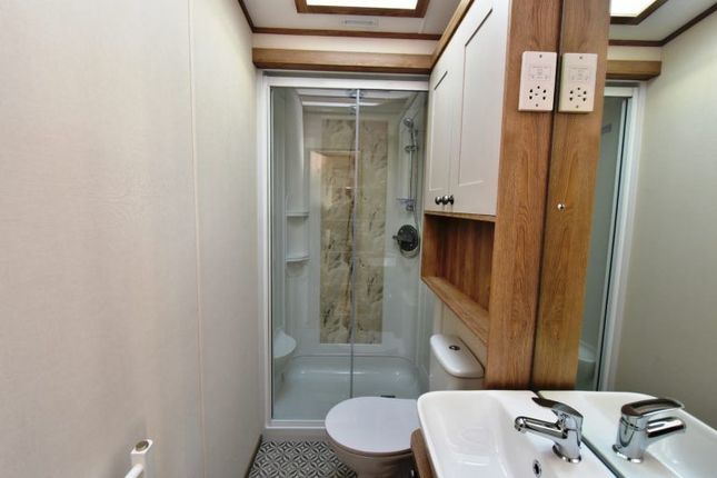 LS24, Kingfisher Caravan Park, Knaresborough photo 4