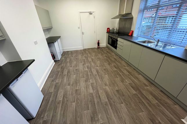 Flat 2, 2, Holmfield Road, Preston photo 2