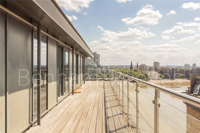 Flat 12, Chelsea Wharf, 15, Lots Road, London photo 2