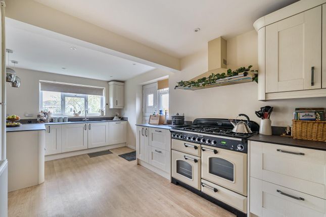 24, Lime Tree Mead, Devon photo 2