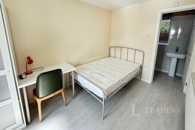 Room 2 50 Terminus Terrace, Southampton, Southampton photo 2