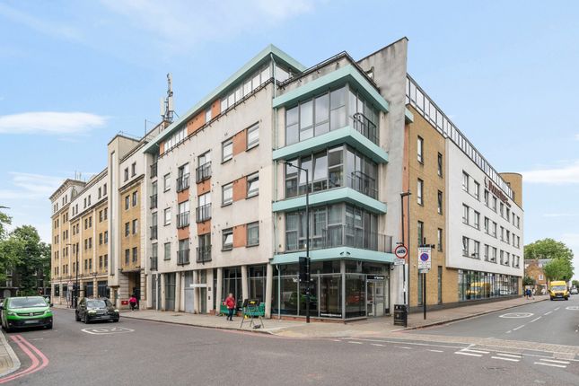 Thumbnail Flat to rent in Baron Street, London