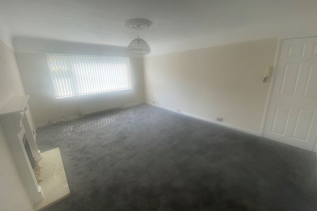 Flat 2, Wirral photo 2