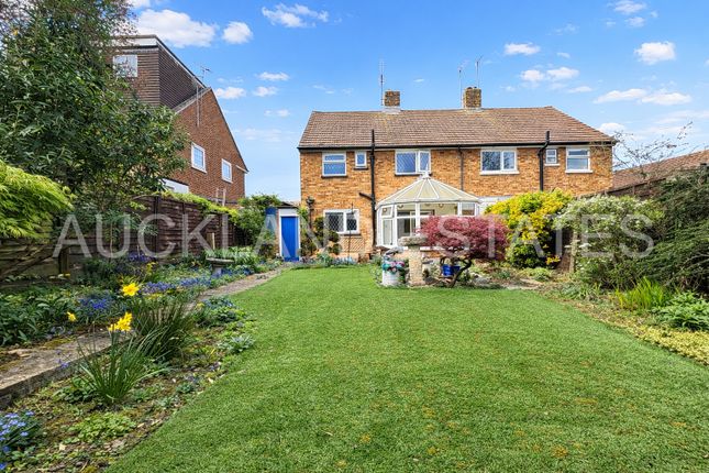 16, Kemble Close, Potters Bar photo 2