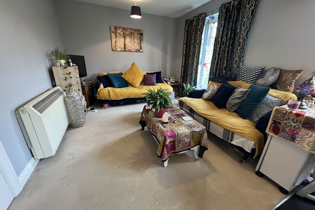28 Harris Close, Frome Somerset photo 4