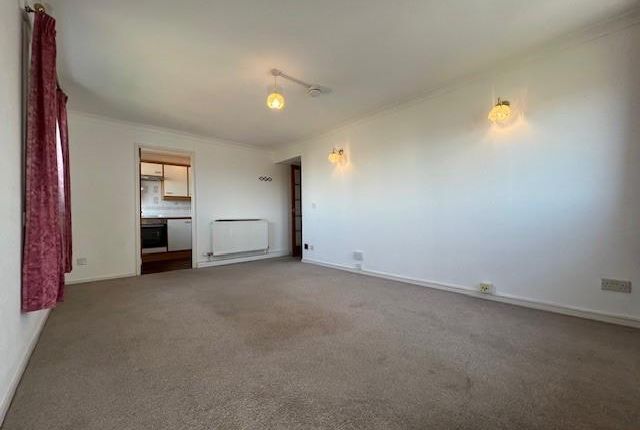 Thumbnail Flat to rent in Regent Court, Aberdeen