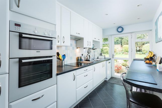 12, Wynmore Crescent, Leeds photo 3