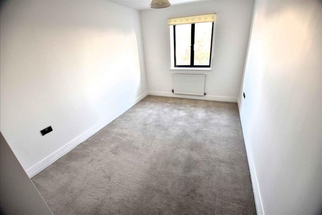 Flat for sale in Mercury House, High Street, Feltham, Middlesex