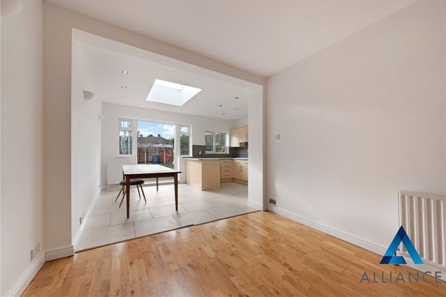 Sparrows Lane, London photo 5