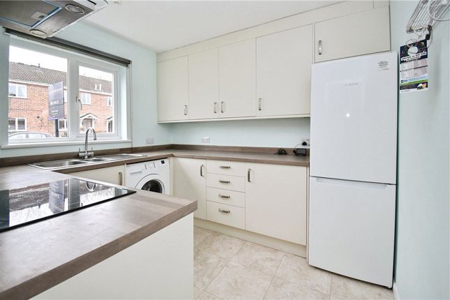 56, Hunters Crescent, Hampshire photo 2