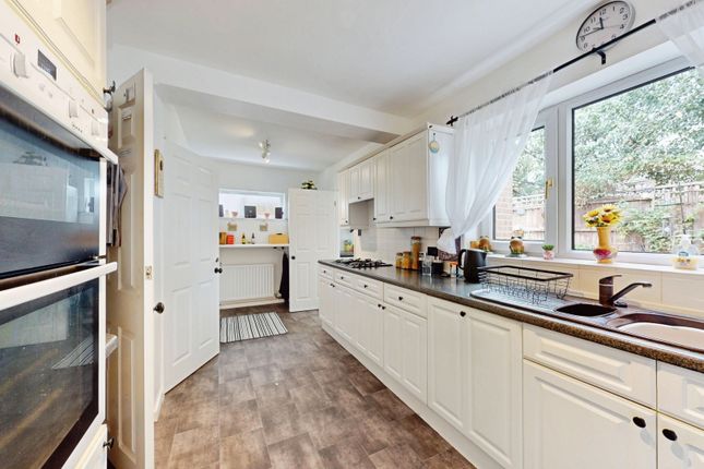 7, Langford Close, Ilkley photo 3