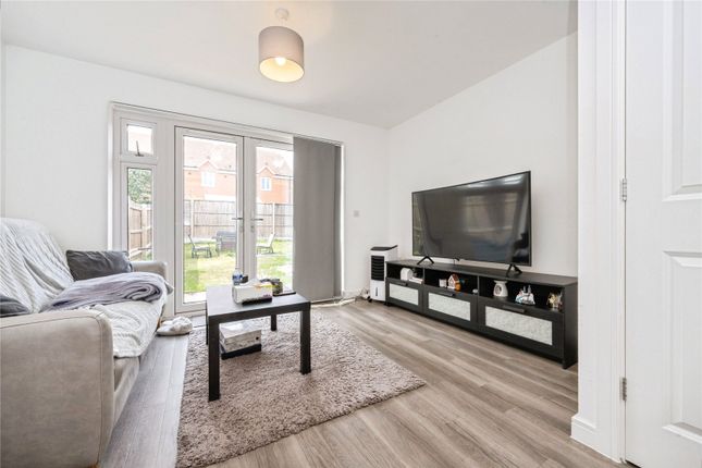 3, Benson Close, Bedford photo 3