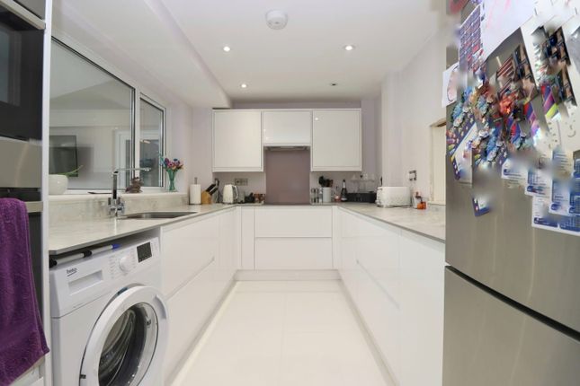 146 Windermere Avenue, Ramsgate photo 2