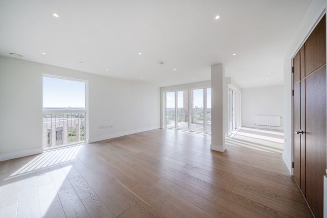 Flat 1302, Patterson Tower, 301, Kidbrooke Park Road, London photo 3