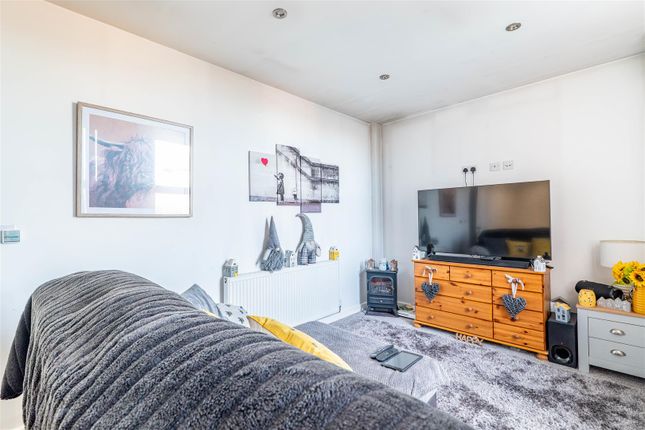 Flat 24, Sumner House, 29 St. Thomas's Road, Chorley photo 2