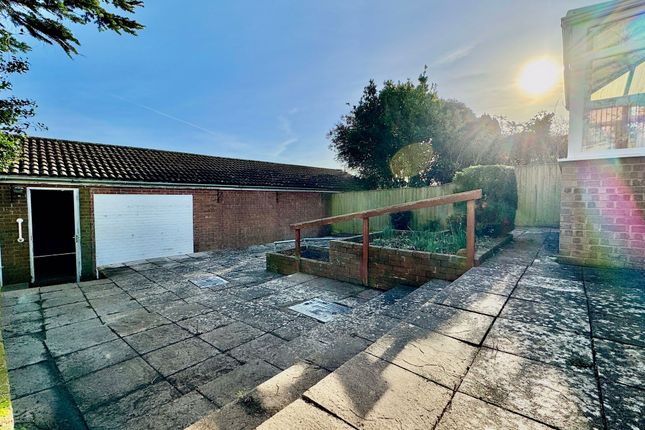 8 Ashley Way, Newport photo 4