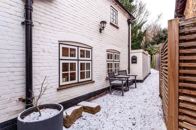 124, West Street, Buckinghamshire photo 3
