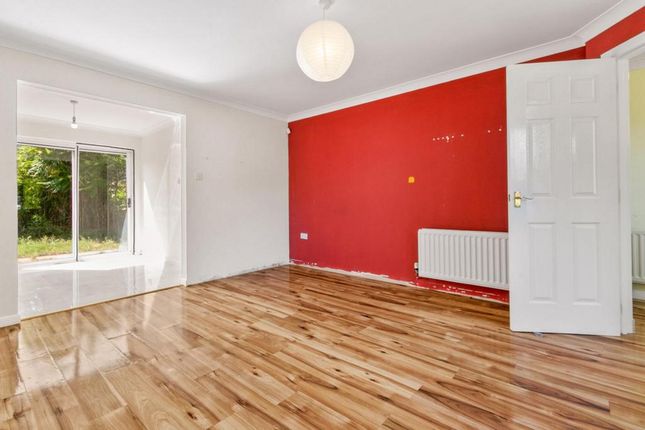9, Levern Bridge Court, Glasgow photo 2