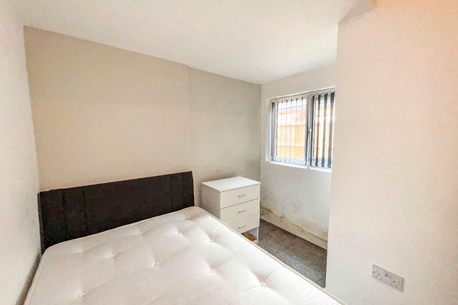 Room 2, 9 Cotesheath Street, Stoke-on-Trent photo 2