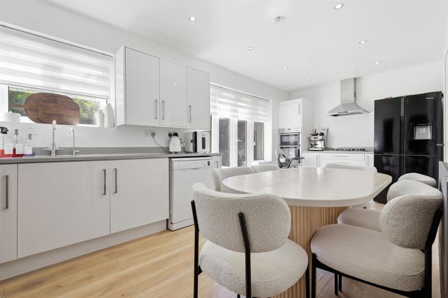 4, Quendon Drive, Waltham Abbey photo 4