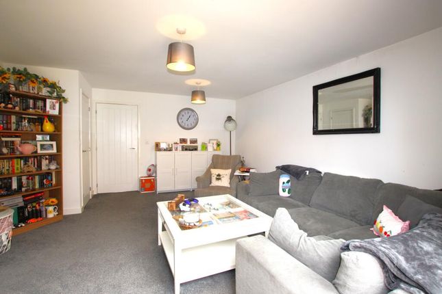 25 ( A ), Peridot Drive, Wellingborough photo 4