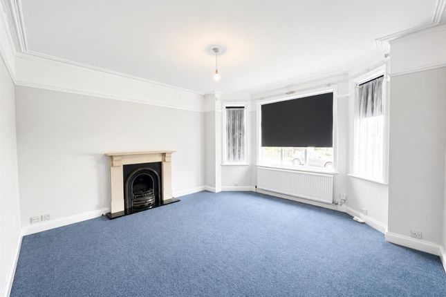 22, Hawthorn Road, Sutton photo 3
