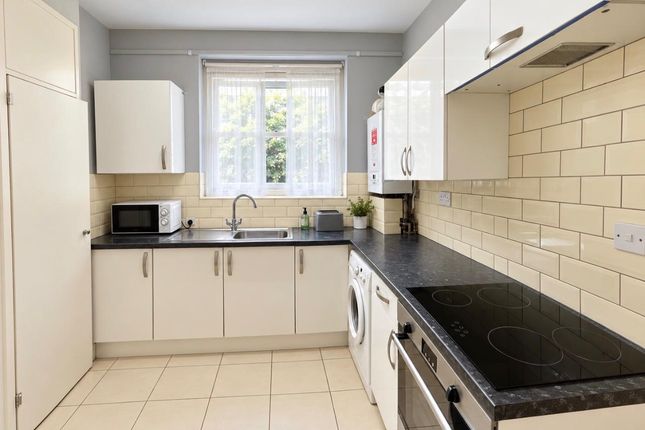 Hallfield Estate, London photo 2