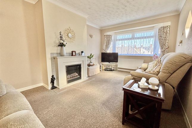 3, Annet Close, Poole photo 3