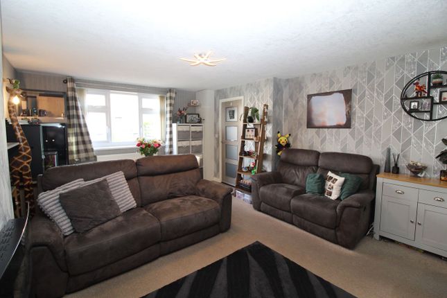 93, Scotswood Crescent, Leicester photo 3