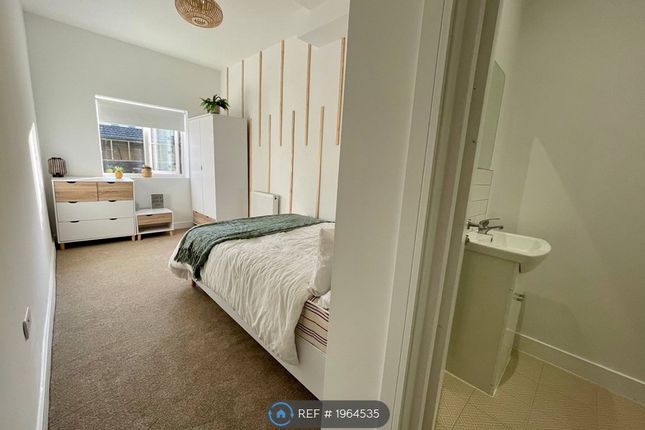 Room to rent in Thurbern Road, Portsmouth