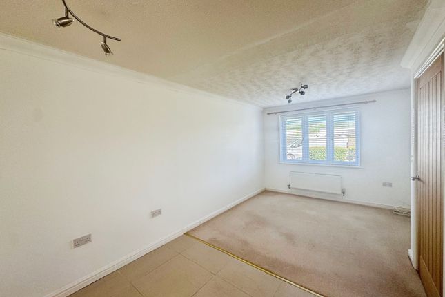 9B Tyn Y Bonau Road, Pontarddulais, West Glamorgan photo 4