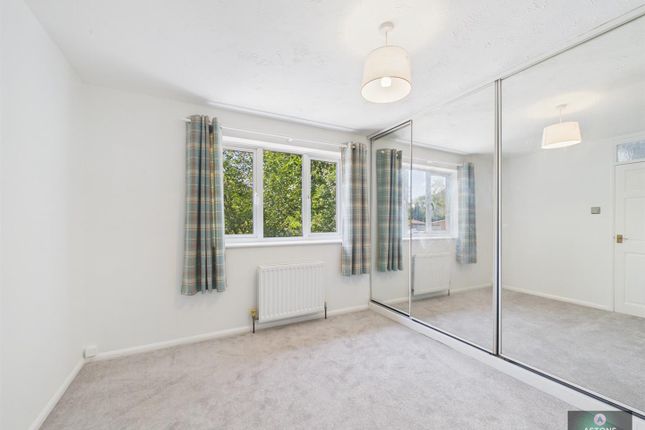 45, Lanercost Road, Crawley photo 4