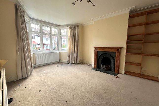 27 Summerlee Gardens, London photo 2