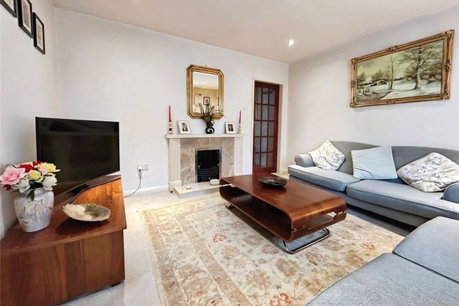 19, Spring Avenue, Surrey photo 4