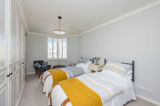 10, Spa Court, Hove photo 4