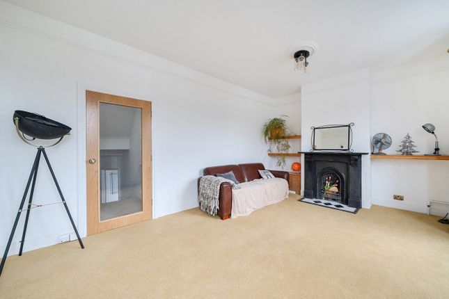 62b, Dunstans Road, London photo 3