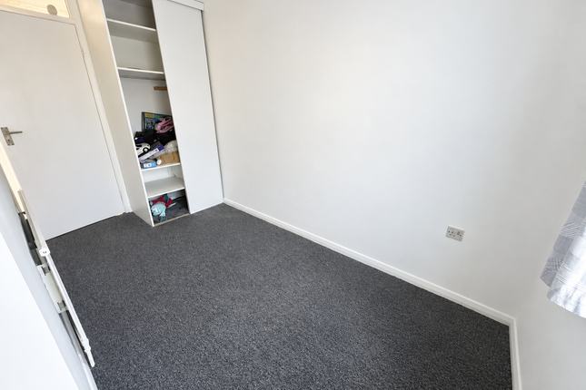 Arneways Avenue, Romford photo 2