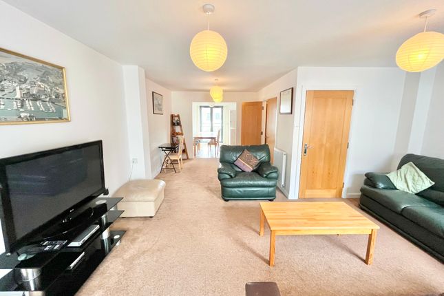 33 St. Catherines Court, Maritime Quarter,, Swansea photo 2