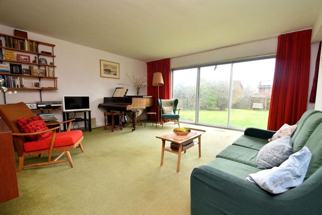 14 Woodlands, St. Neots photo 3