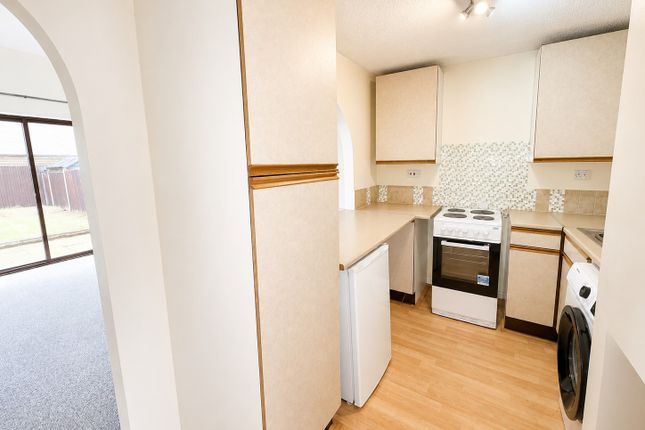 3, Spilsby Close, Lincoln photo 4