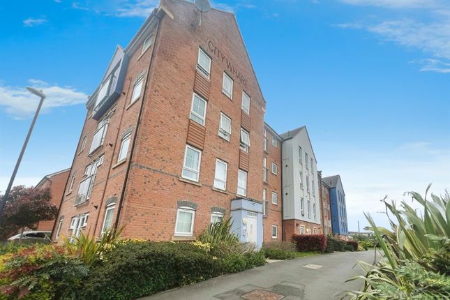 Flat to rent in Corporation House, City Wharf, Foleshill Road, Coventry