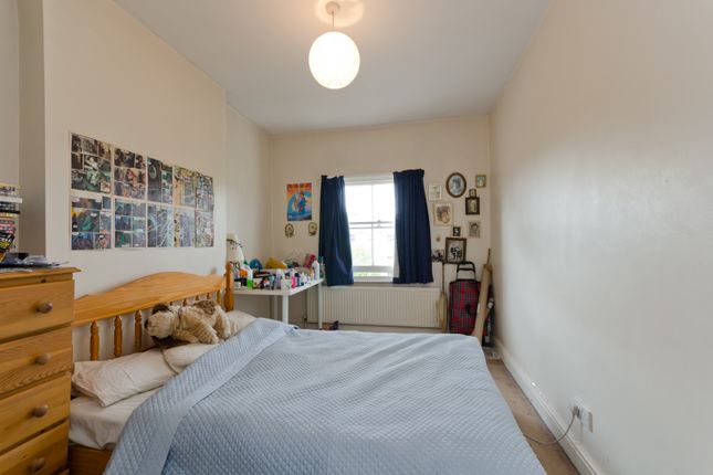 Flat 4, 11, East Dulwich Road, London photo 4