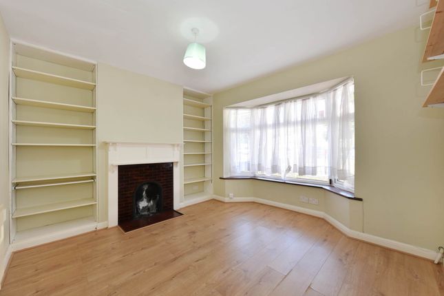 89, Costons Avenue, Greenford photo 3